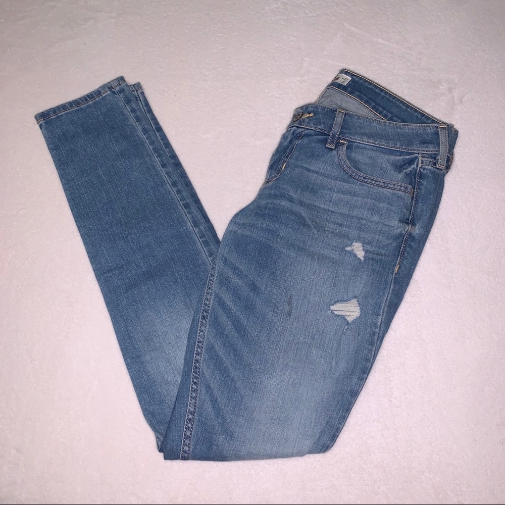 Hollister Low-Rise Medium Wash Skinny Ripped Jeans - Picture 3 of 4